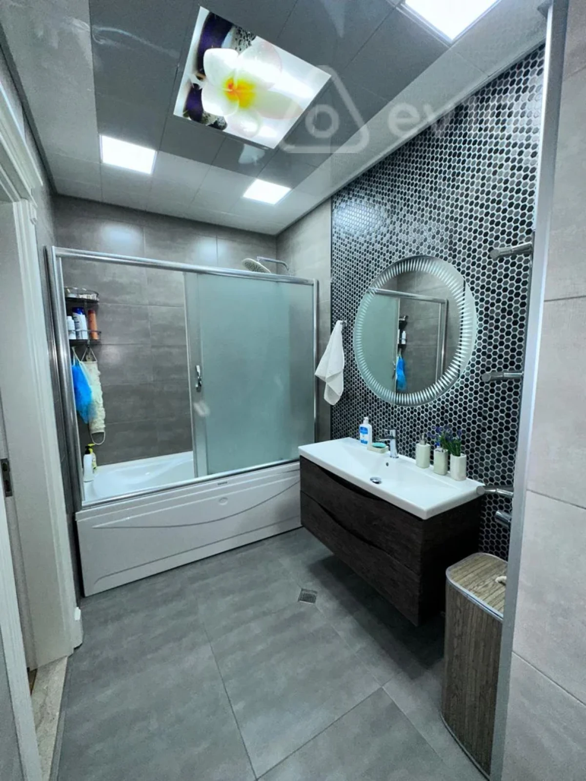 Satılır 3 otaqlı yeni tikili 110 m²