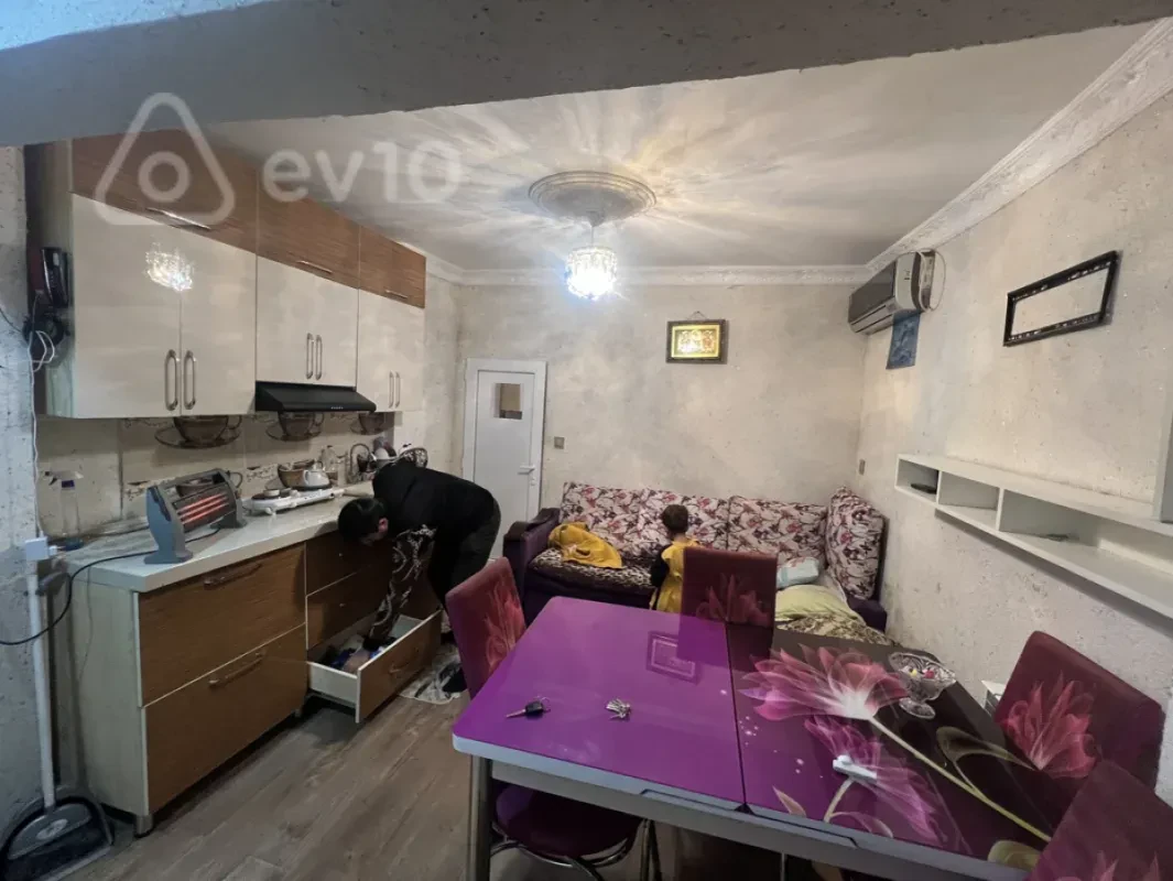 Kirayə verilir 1 otaqlı köhnə tikili 18 m²