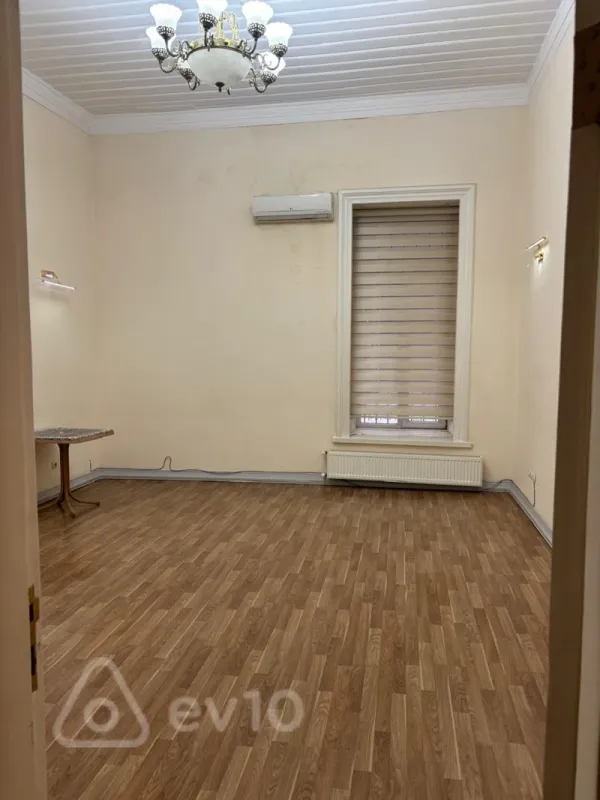 Kirayə verilir mənzil 370 m²