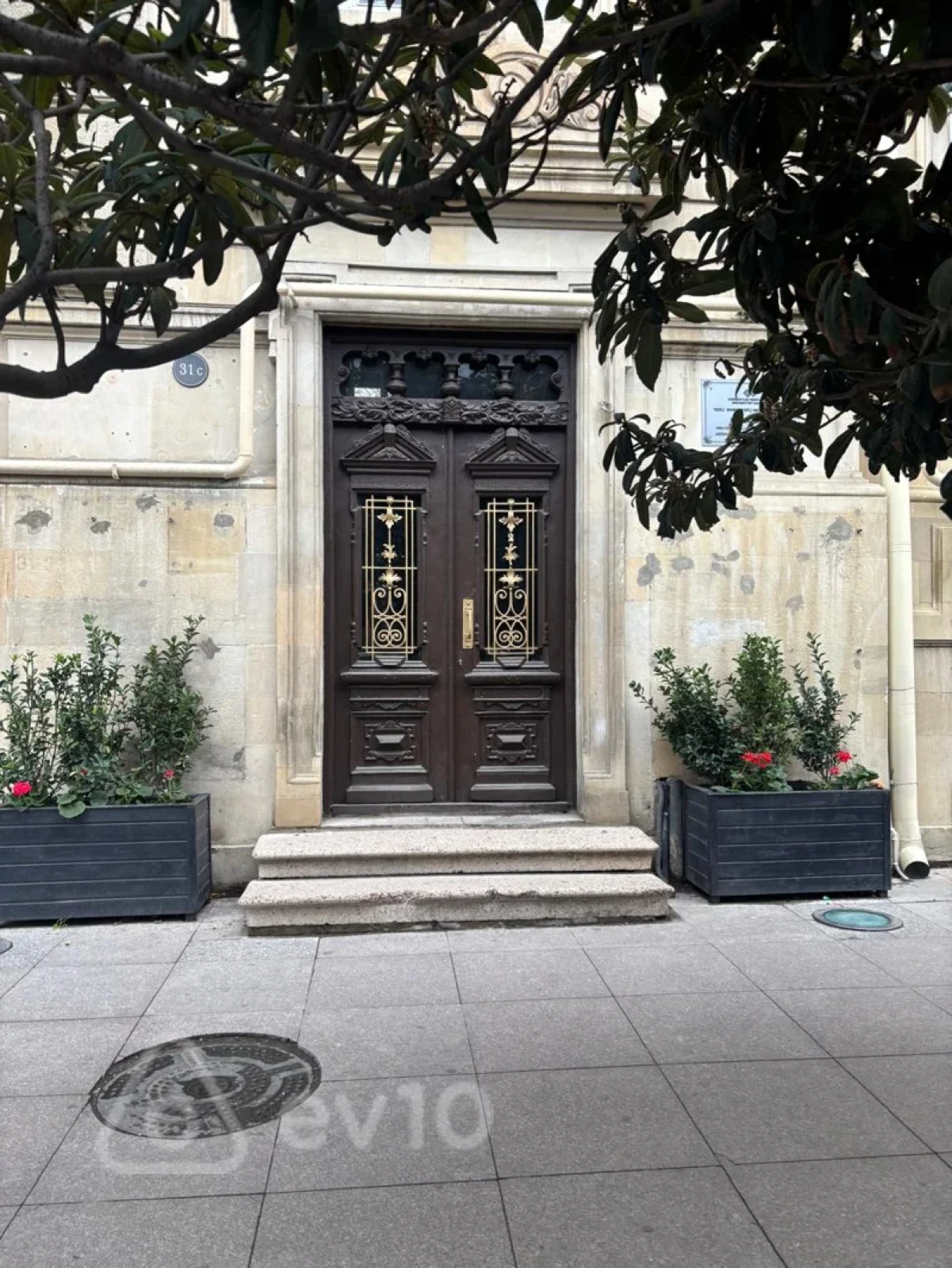 Kirayə verilir mənzil 370 m²