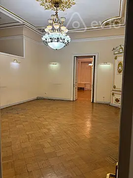 Kirayə verilir mənzil 370 m²