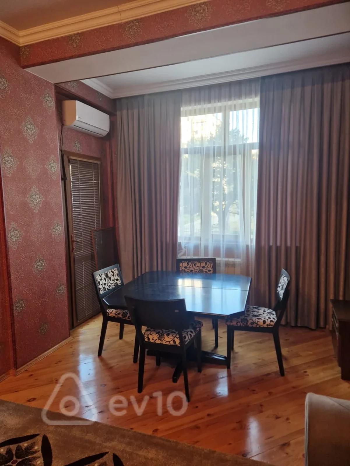 Kirayə verilir 2 otaqlı yeni tikili 75 m²
