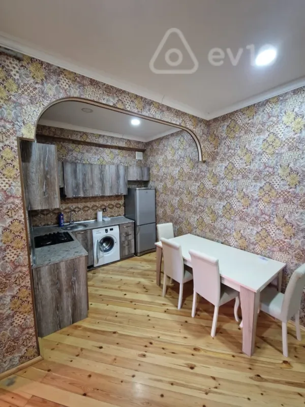 Kirayə verilir 2 otaqlı yeni tikili 75 m²