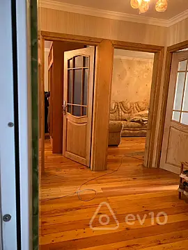 Kirayə verilir 4 otaqlı köhnə tikili 75 m²