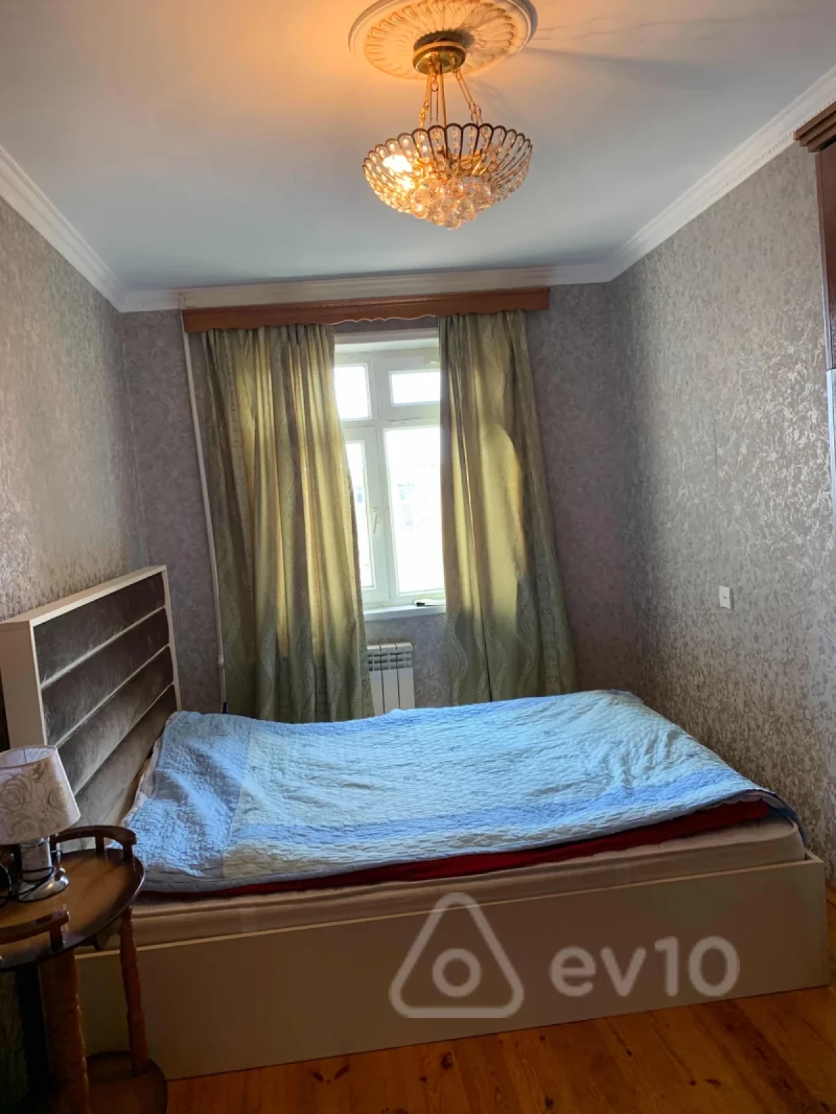 Kirayə verilir 4 otaqlı köhnə tikili 75 m²