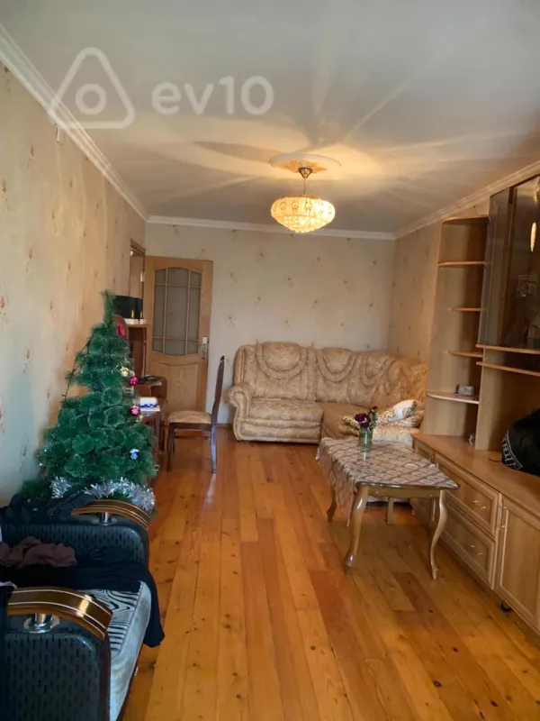 Kirayə verilir 4 otaqlı köhnə tikili 75 m²