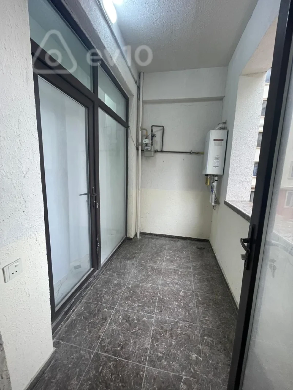 Satılır 3 otaqlı yeni tikili 138 m²