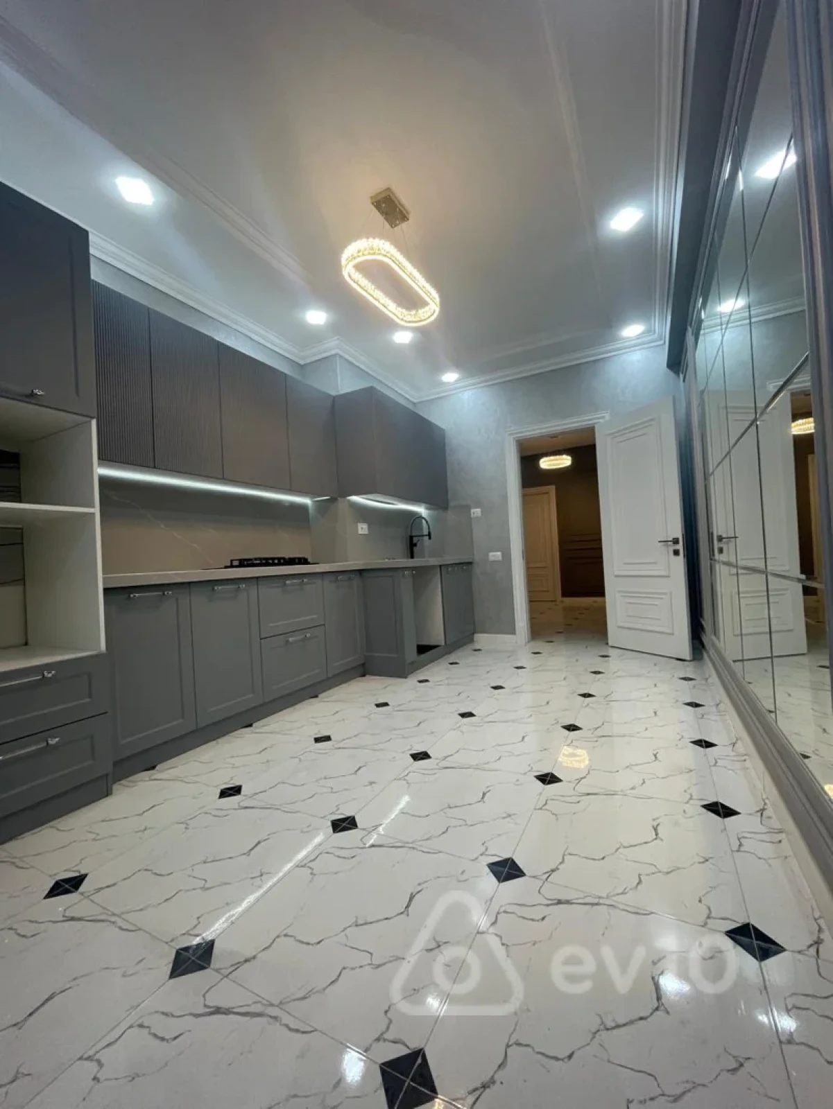 Satılır 3 otaqlı yeni tikili 138 m²