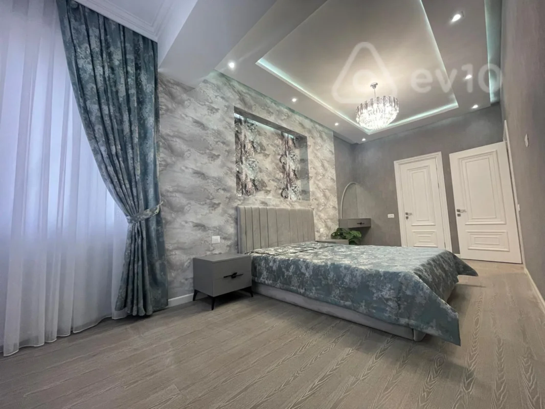 Satılır 3 otaqlı yeni tikili 138 m²