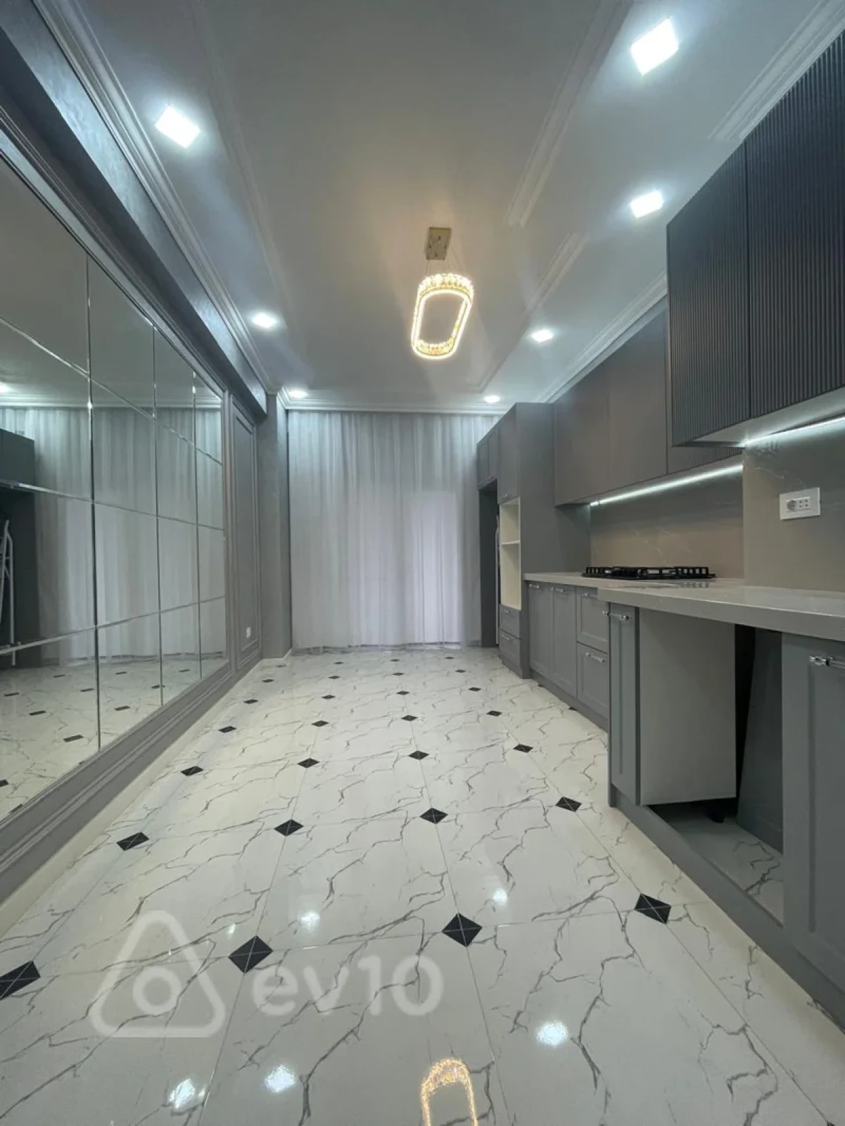 Satılır 3 otaqlı yeni tikili 138 m²
