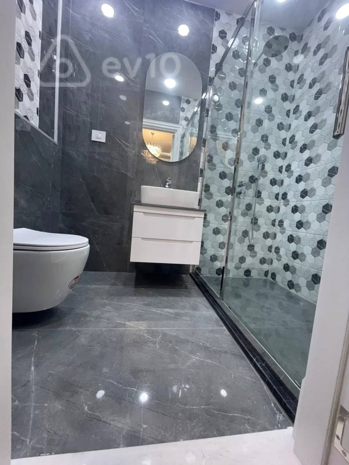 Satılır 3 otaqlı yeni tikili 138 m²