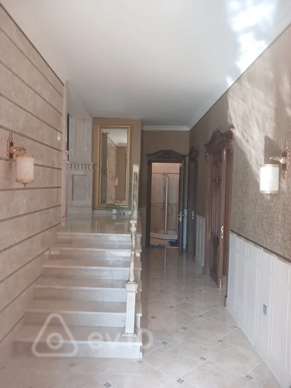 Satılır 8 otaqlı həyət evi 1000 m²