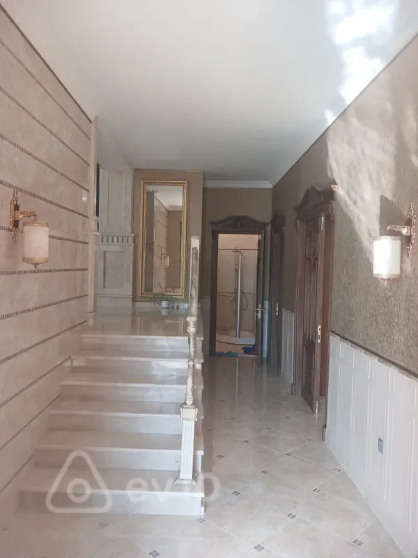 Satılır 8 otaqlı həyət evi 1000 m²