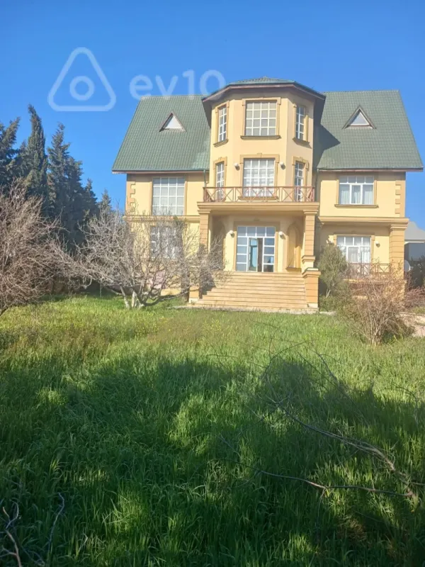 Satılır 8 otaqlı həyət evi 1000 m²