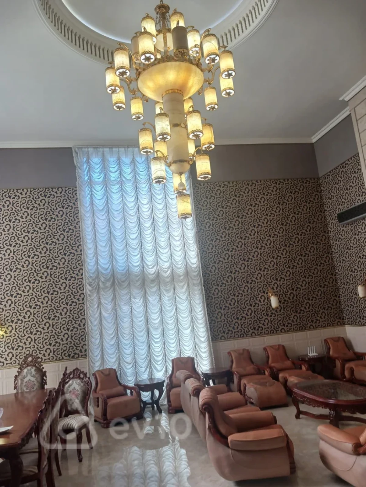 Satılır 8 otaqlı həyət evi 1000 m²