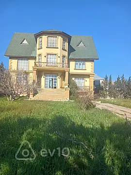 Satılır 8 otaqlı həyət evi 1000 m²