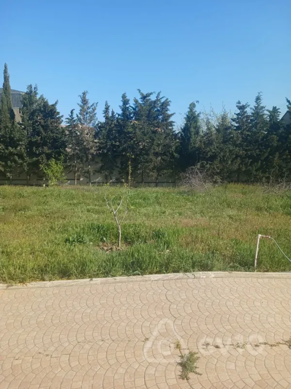 Satılır 8 otaqlı həyət evi 1000 m²