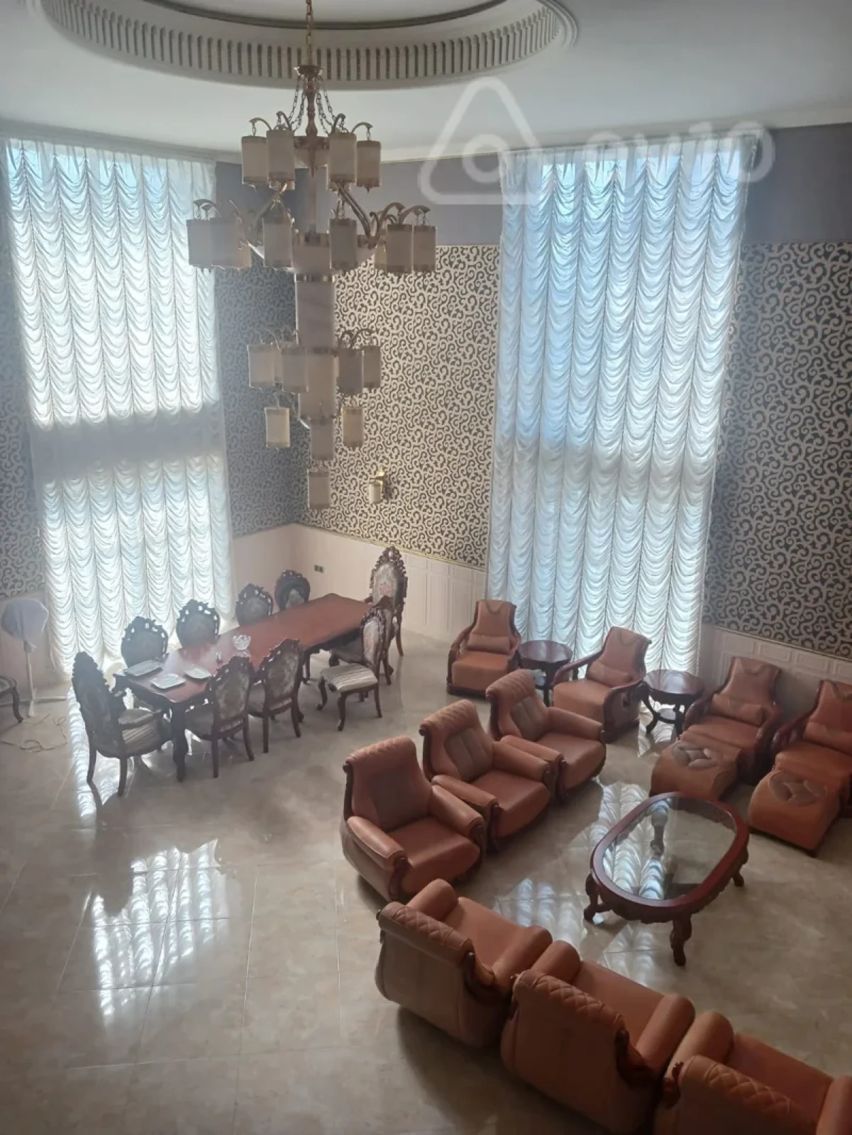 Satılır 8 otaqlı həyət evi 1000 m²