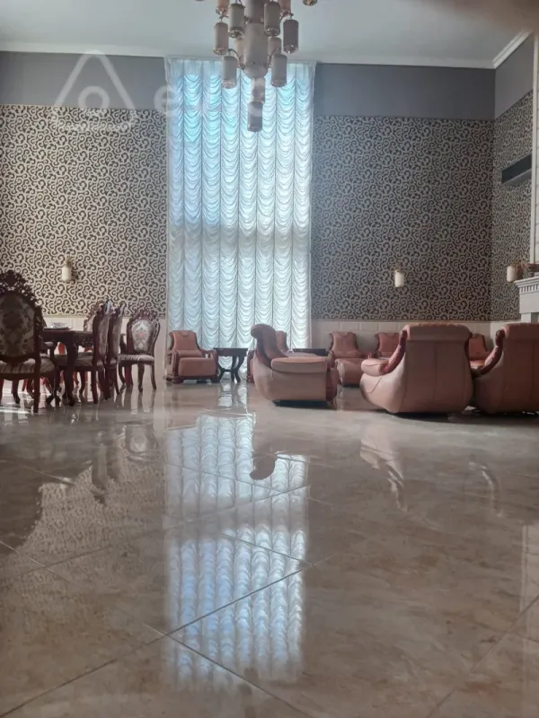 Satılır 8 otaqlı həyət evi 1000 m²