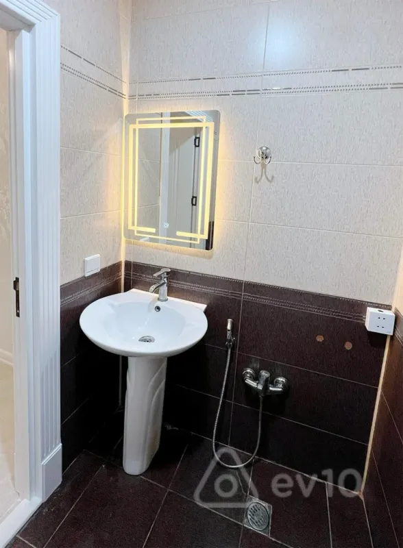 Satılır 3 otaqlı yeni tikili 133 m²