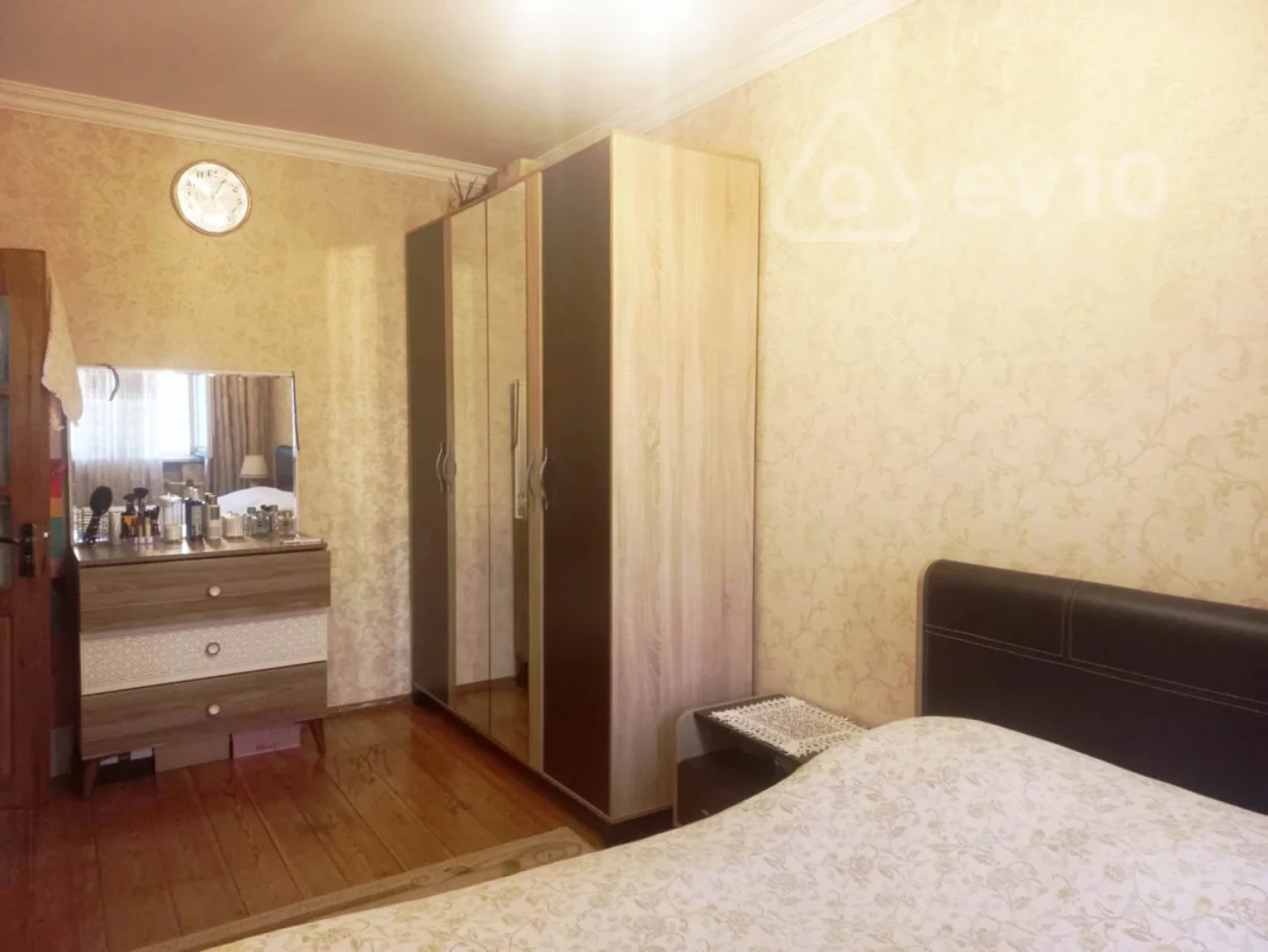 Satılır 4 otaqlı köhnə tikili 110 m²