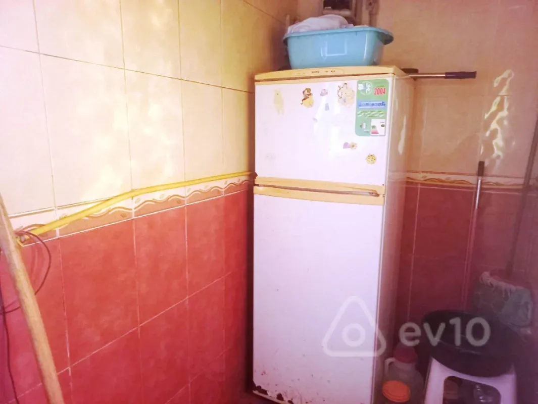 Satılır 4 otaqlı köhnə tikili 110 m²