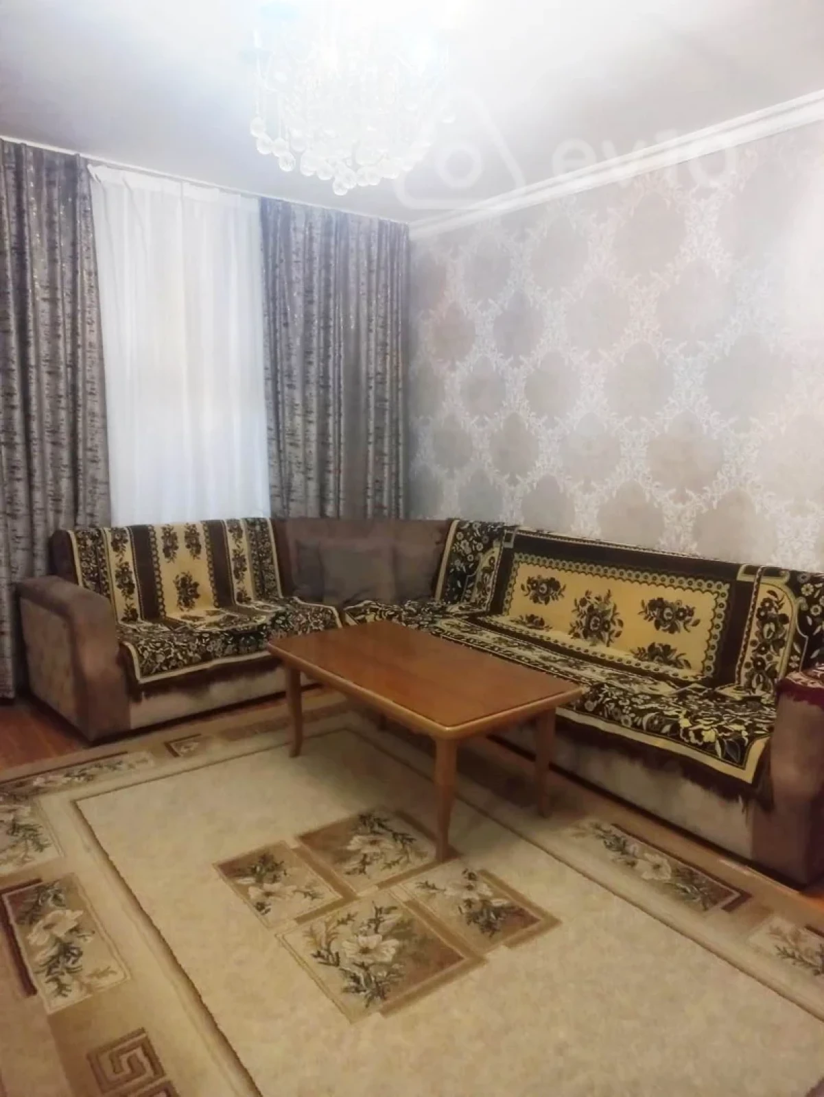 Satılır 4 otaqlı köhnə tikili 110 m²