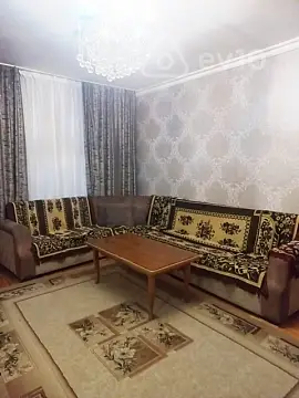 Satılır 4 otaqlı köhnə tikili 110 m²