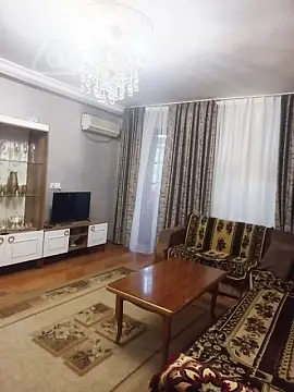 Satılır 4 otaqlı köhnə tikili 110 m² — Bakı, Binəqədi 4 otaq 110.00 m²