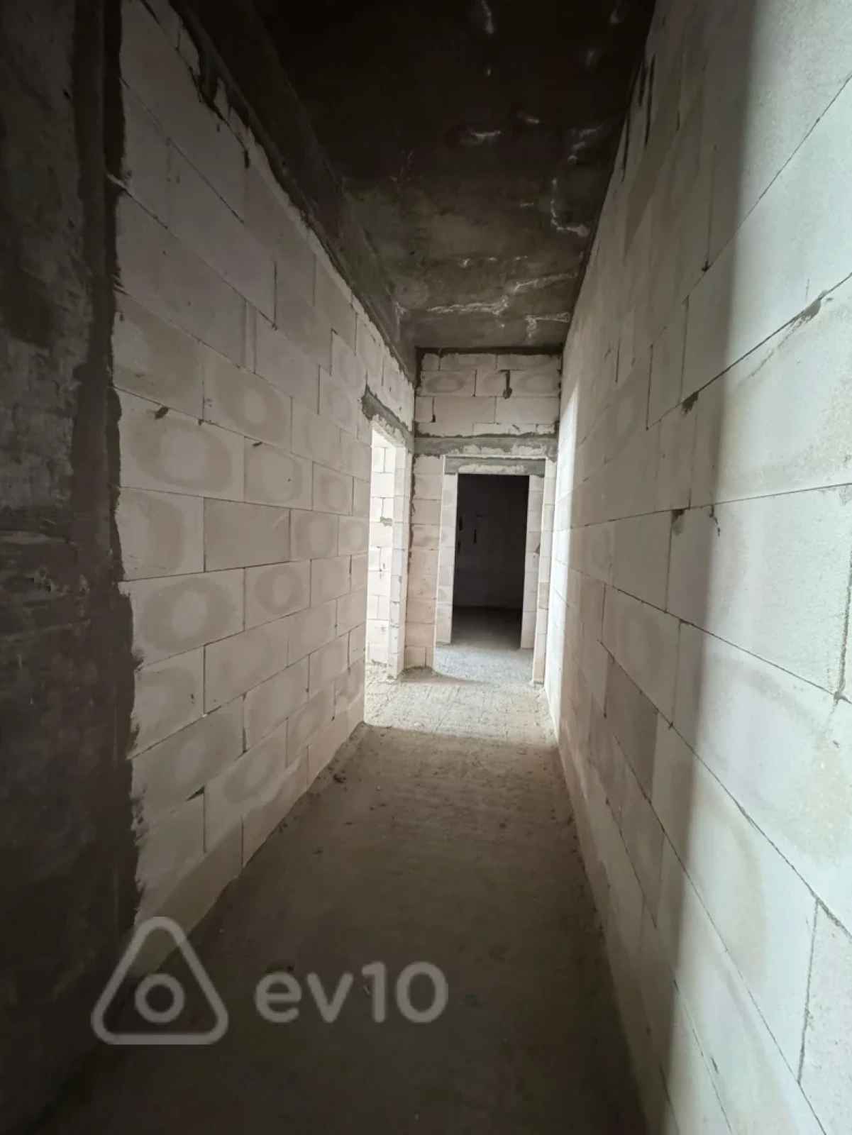 Satılır 3 otaqlı yeni tikili 136 m²