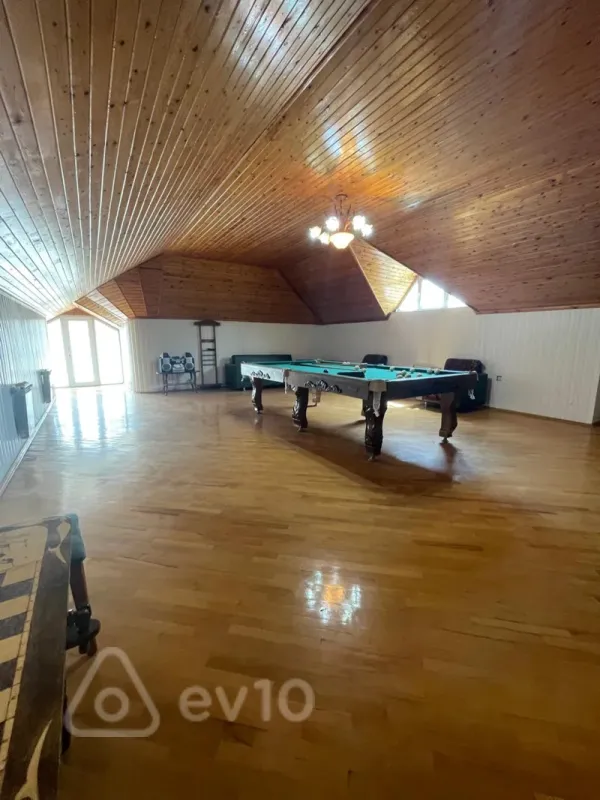 Satılır 7 otaqlı həyət evi 725 m²