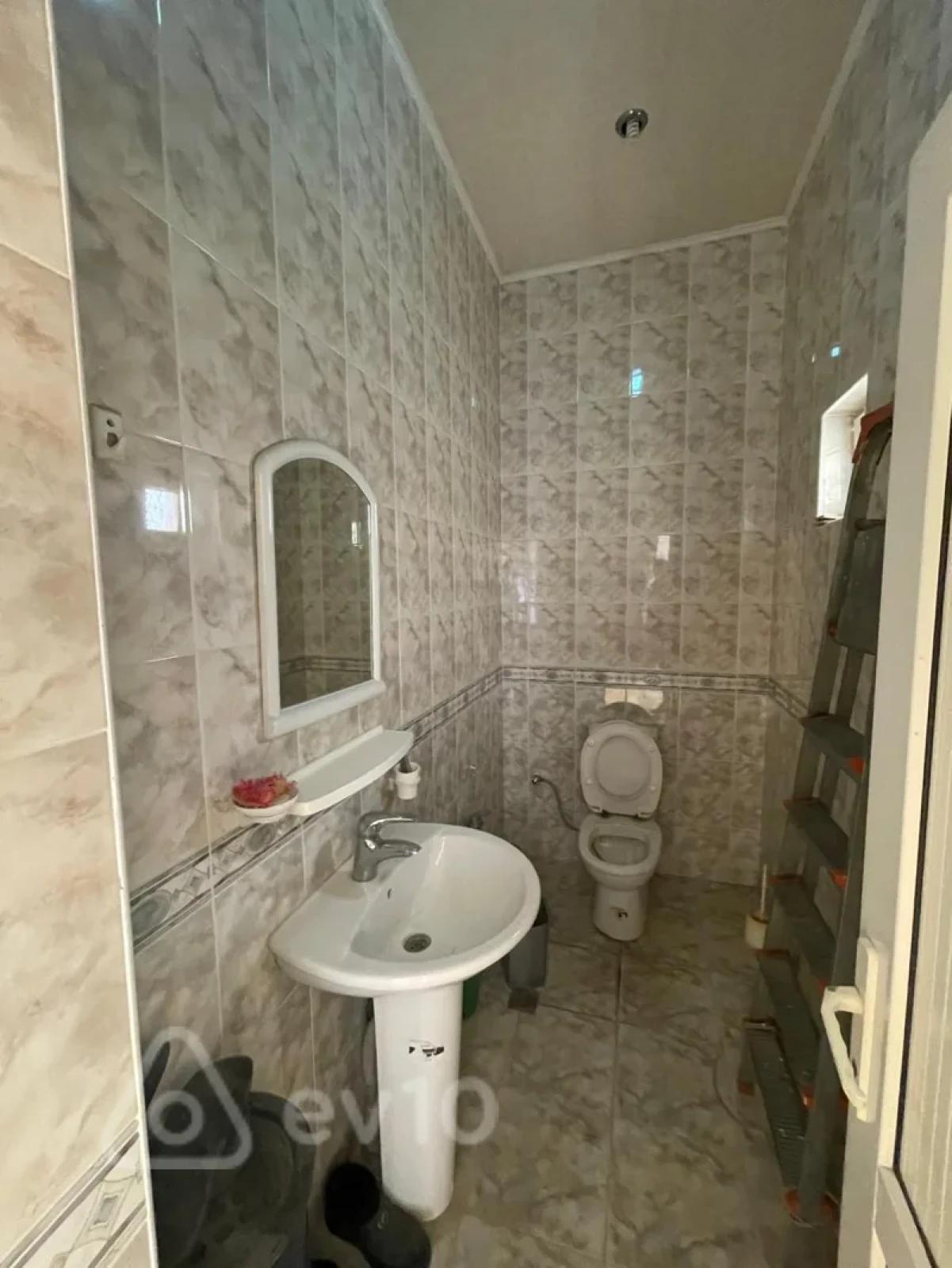 Satılır 7 otaqlı həyət evi 725 m²