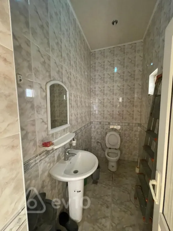 Satılır 7 otaqlı həyət evi 725 m²