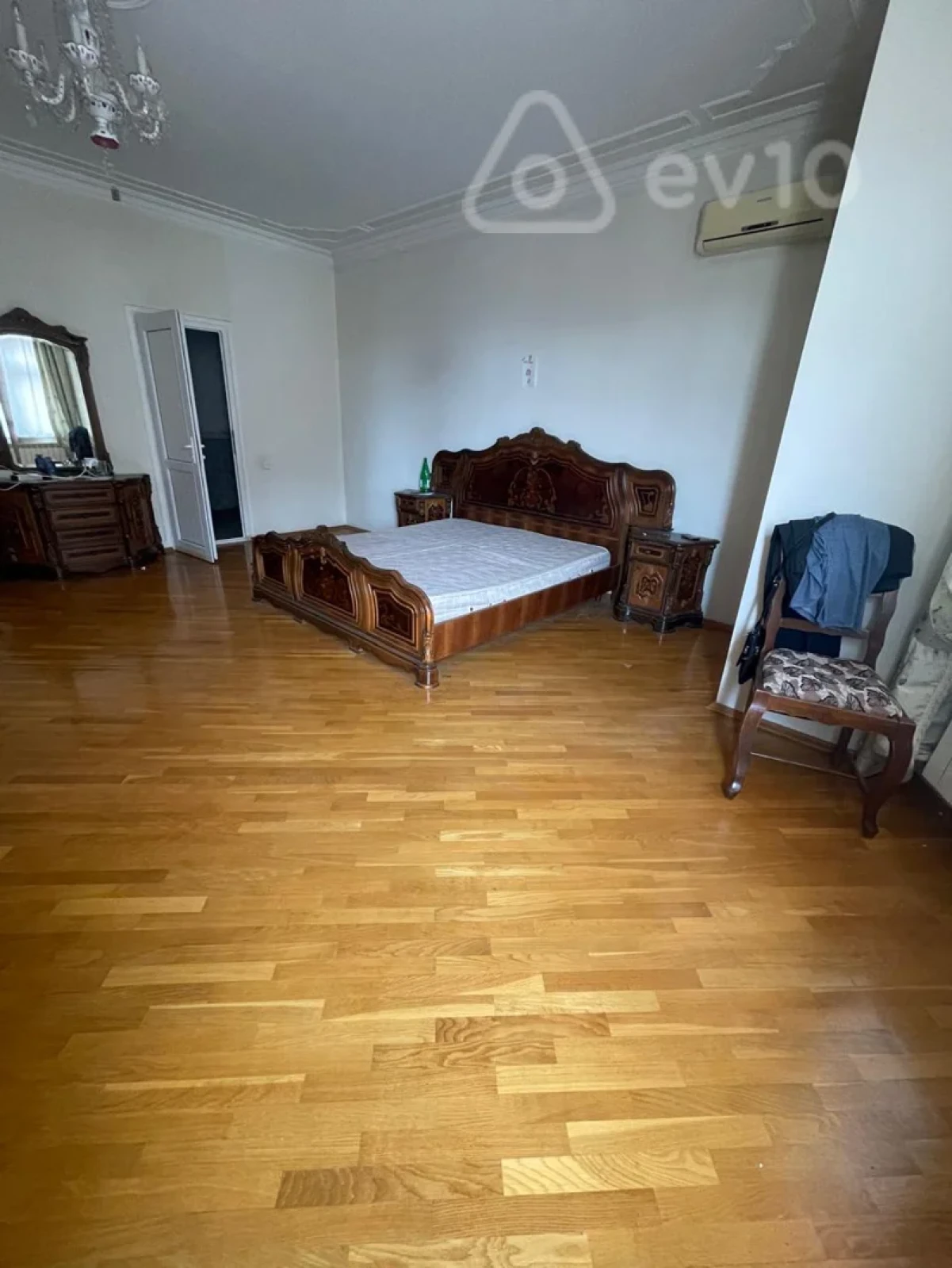 Satılır 7 otaqlı həyət evi 725 m²