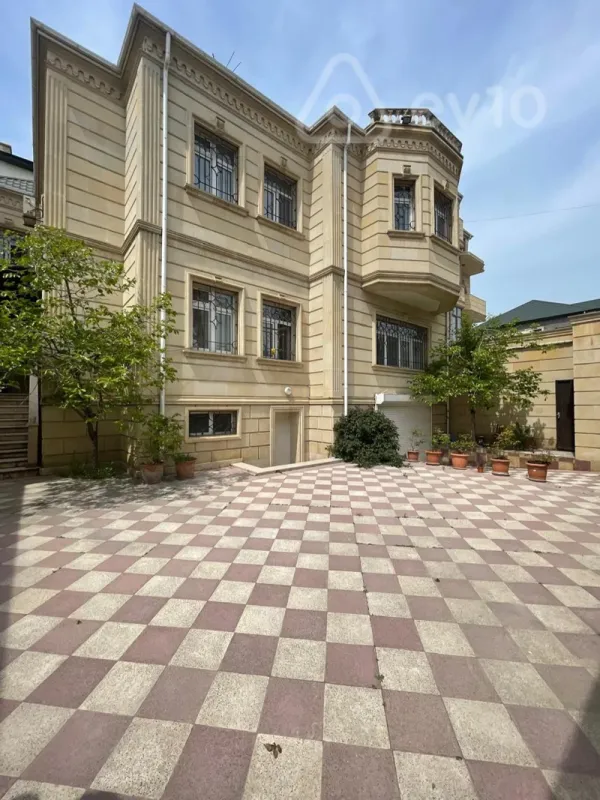 Satılır 7 otaqlı həyət evi 725 m²