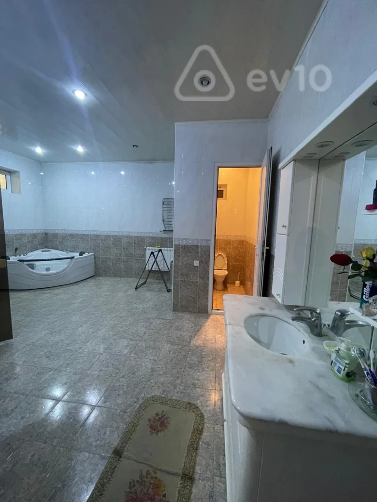 Satılır 7 otaqlı həyət evi 725 m²