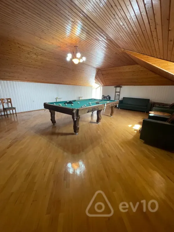 Satılır 7 otaqlı həyət evi 725 m²