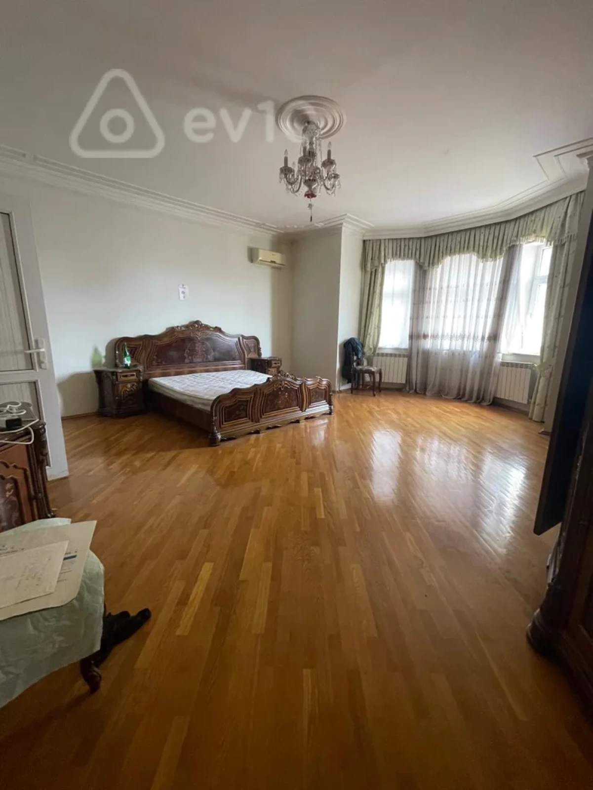 Satılır 7 otaqlı həyət evi 725 m²