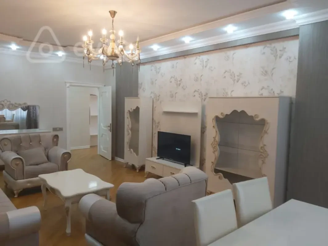 Satılır 3 otaqlı yeni tikili 140 m²