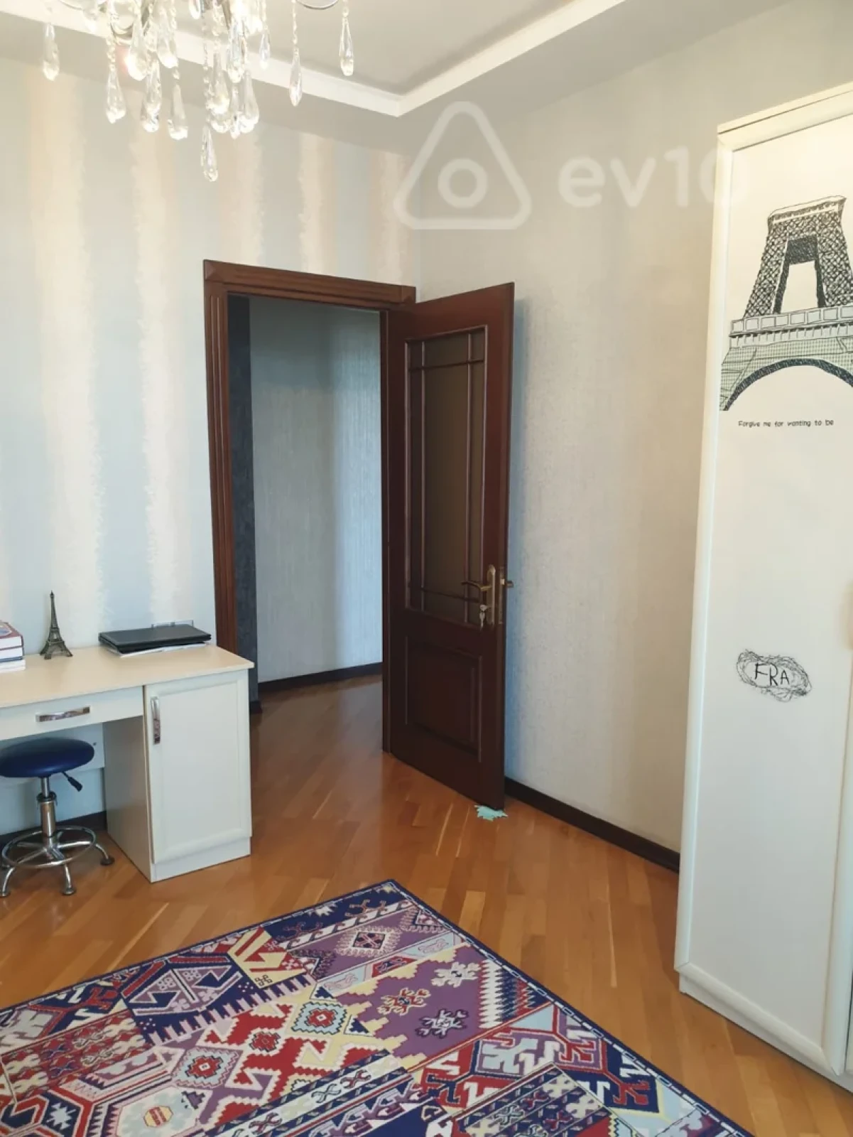 Satılır 3 otaqlı yeni tikili 140 m²