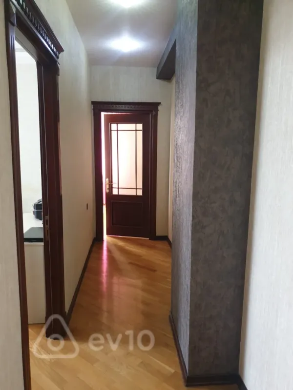 Satılır 3 otaqlı yeni tikili 140 m²