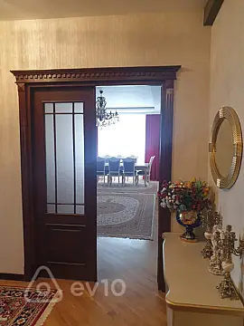 Satılır 3 otaqlı yeni tikili 140 m²
