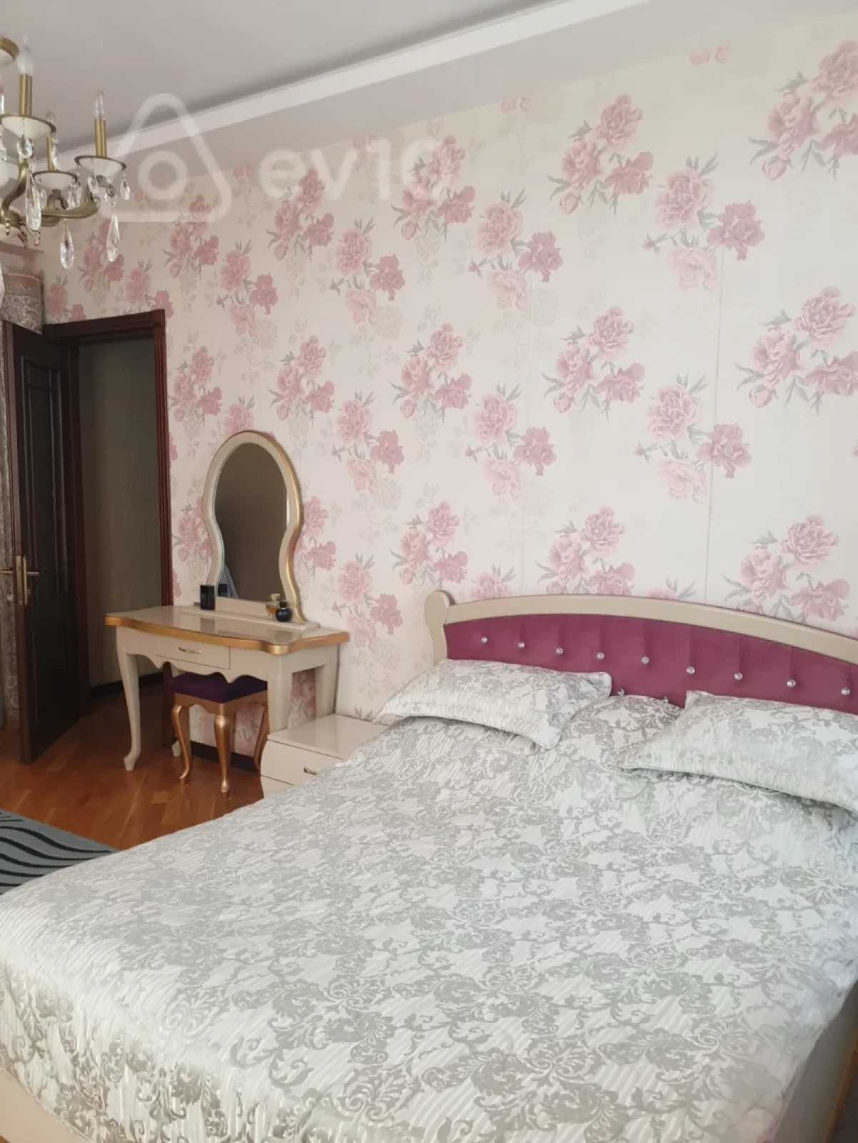 Satılır 3 otaqlı yeni tikili 140 m²