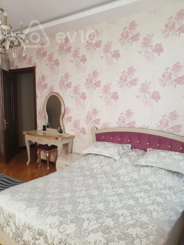 Satılır 3 otaqlı yeni tikili 140 m²