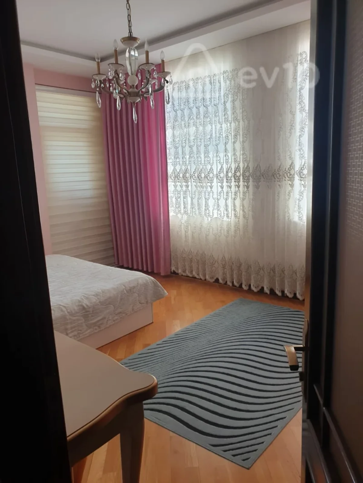 Satılır 3 otaqlı yeni tikili 140 m²