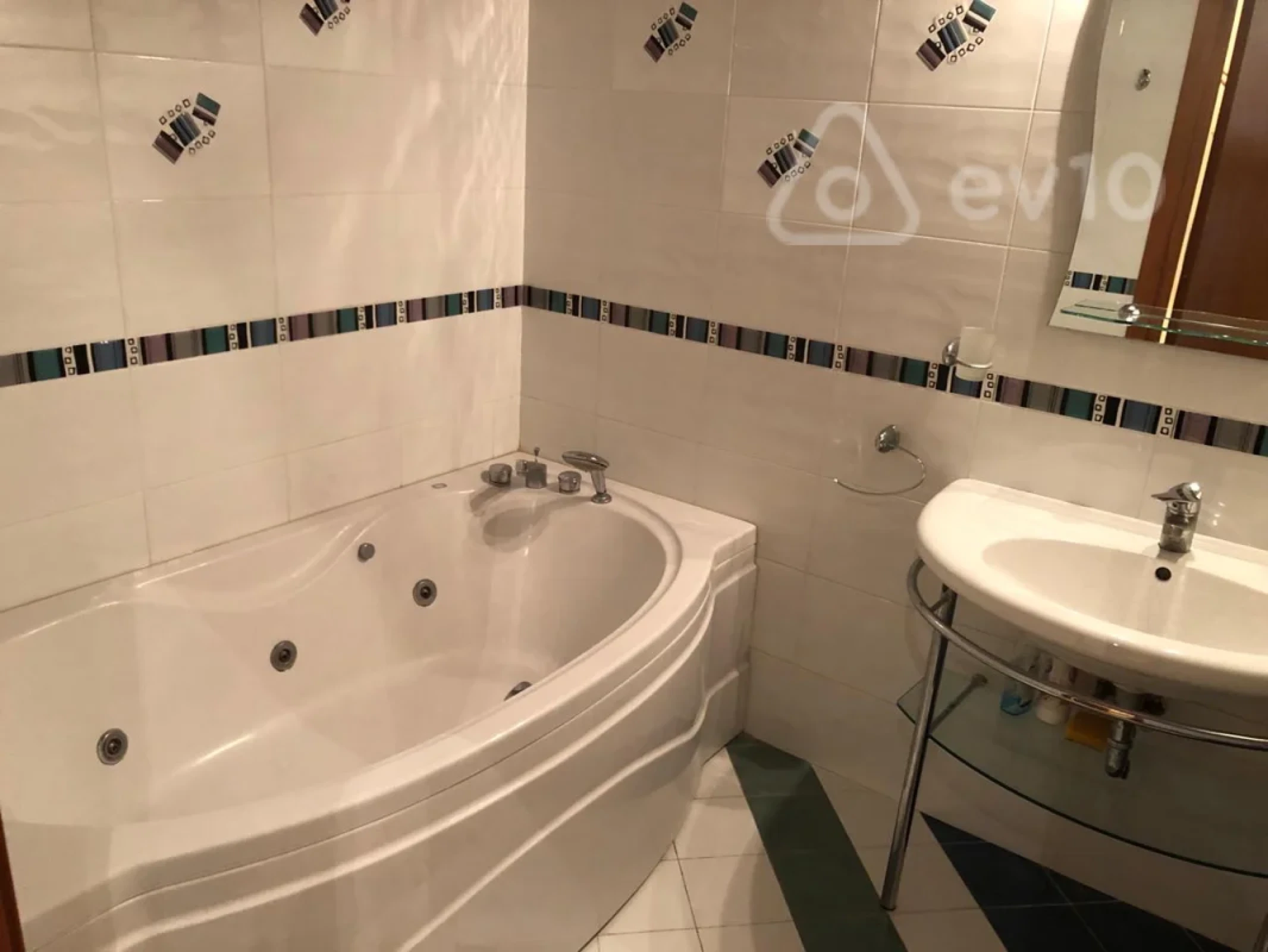 Kirayə verilir 4 otaqlı yeni tikili 100 m²