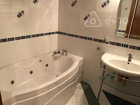 Kirayə verilir 4 otaqlı yeni tikili 100 m²