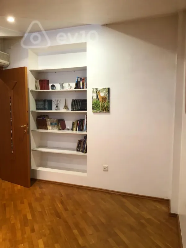 Kirayə verilir 4 otaqlı yeni tikili 100 m²