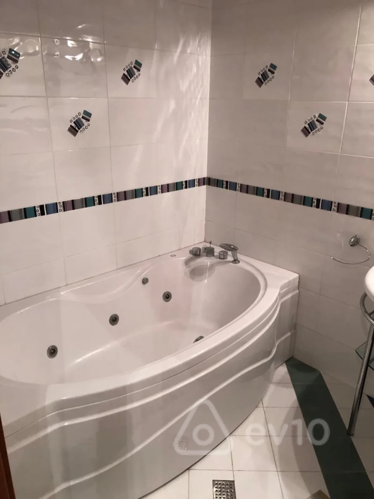 Kirayə verilir 4 otaqlı yeni tikili 100 m²