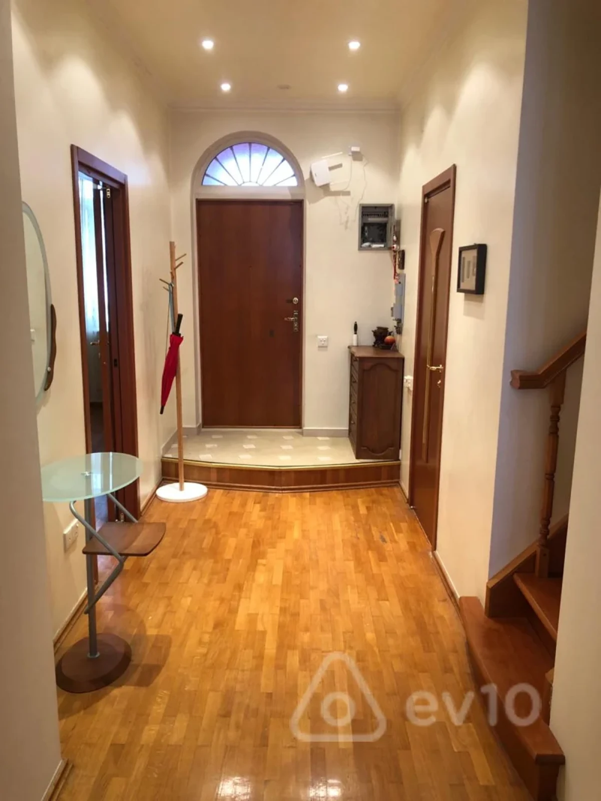 Kirayə verilir 4 otaqlı yeni tikili 100 m²